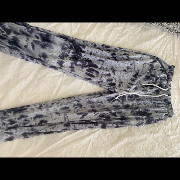 Zaful tie dye sweatpants - Picture 2 of 3